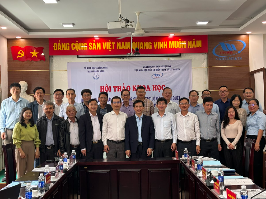 Trạm quan trắc cảnh báo sớm sạt lở đất Dự Án Núi Sọ