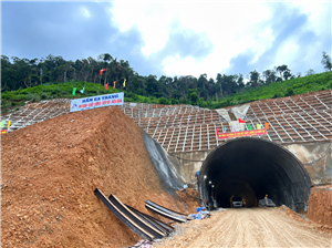 THI CÔNG XÂY DỰNG ĐOẠN KM43+000 -:-  KM54+500 - Hầm Ea Trang 1&2